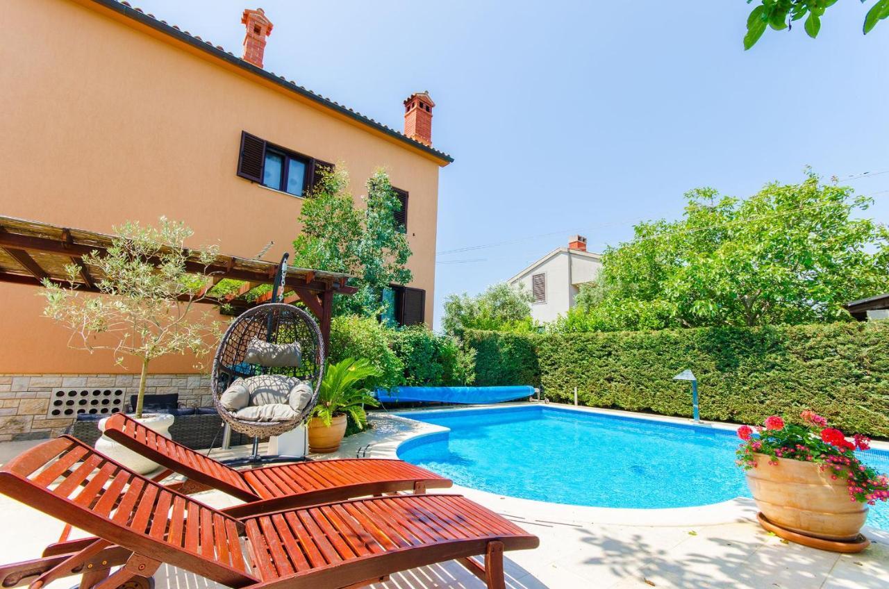 Apartment Ecio Vinkuran Luaran gambar