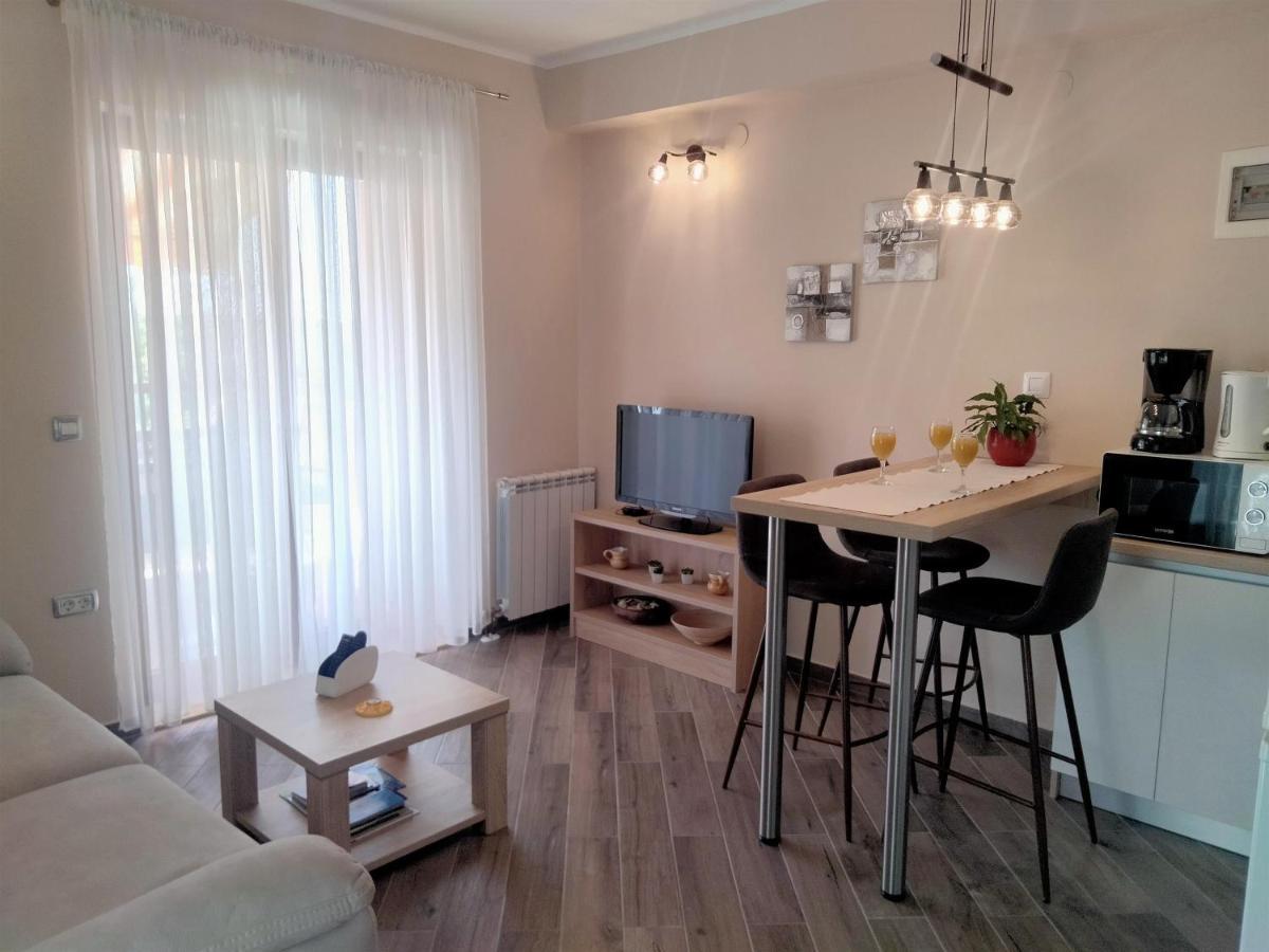 Apartment Ecio Vinkuran Luaran gambar