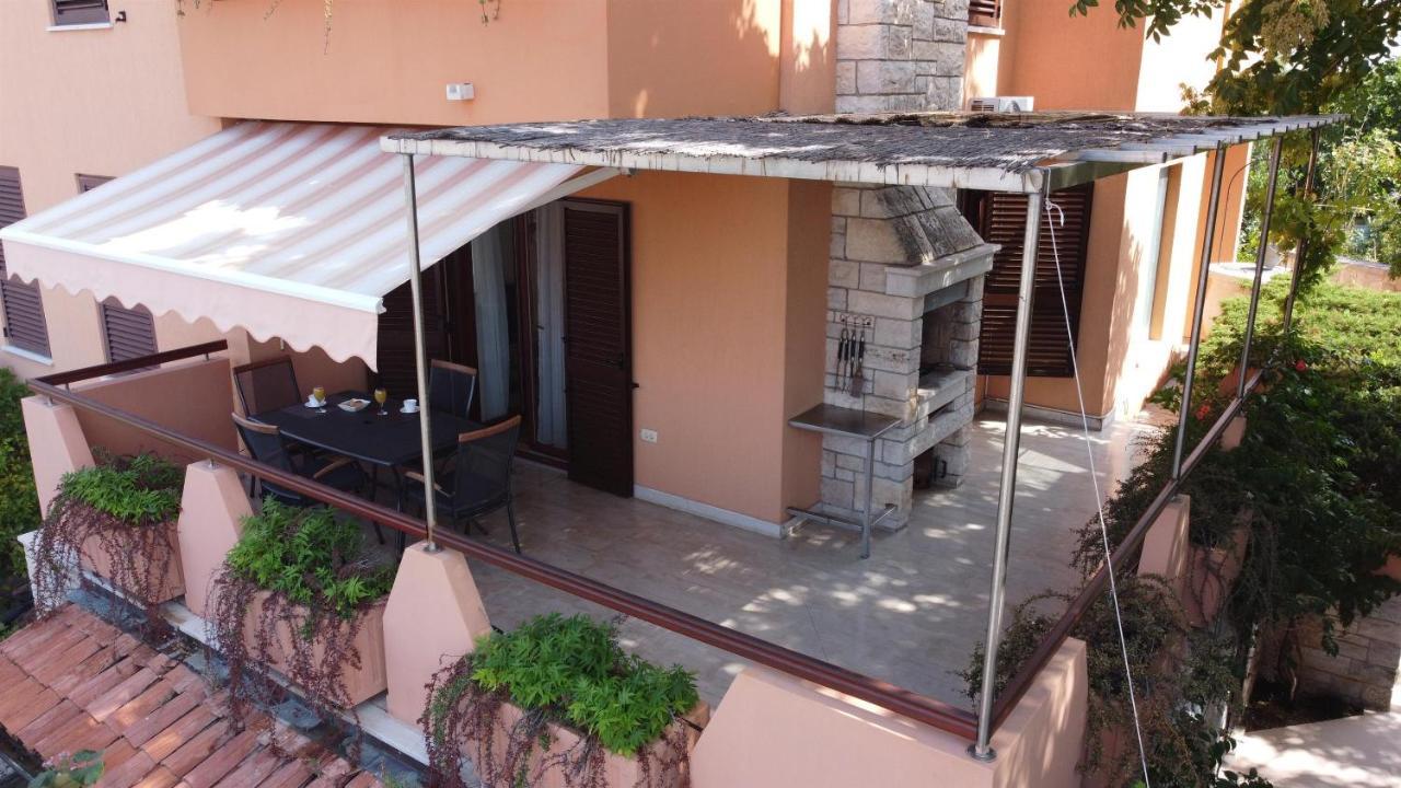 Apartment Ecio Vinkuran Luaran gambar