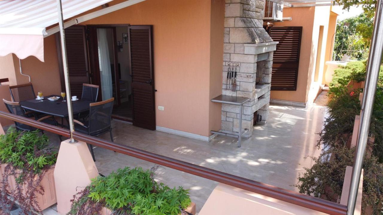 Apartment Ecio Vinkuran Luaran gambar