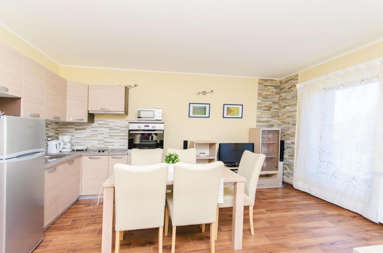 Apartment Ecio Vinkuran Luaran gambar