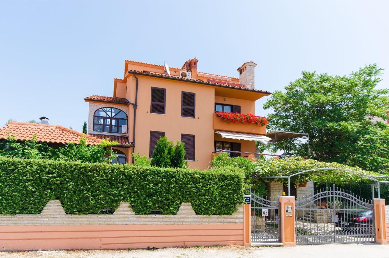 Apartment Ecio Vinkuran Luaran gambar