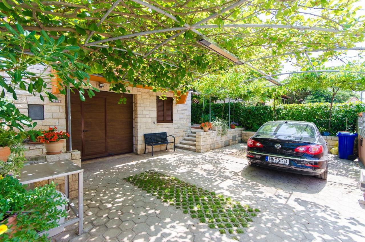 Apartment Ecio Vinkuran Luaran gambar