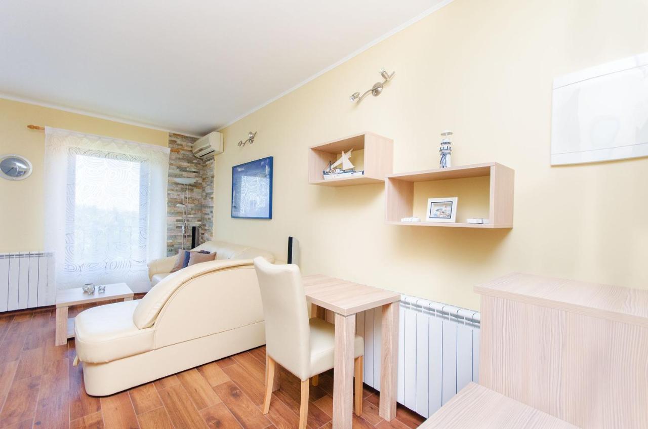 Apartment Ecio Vinkuran Luaran gambar