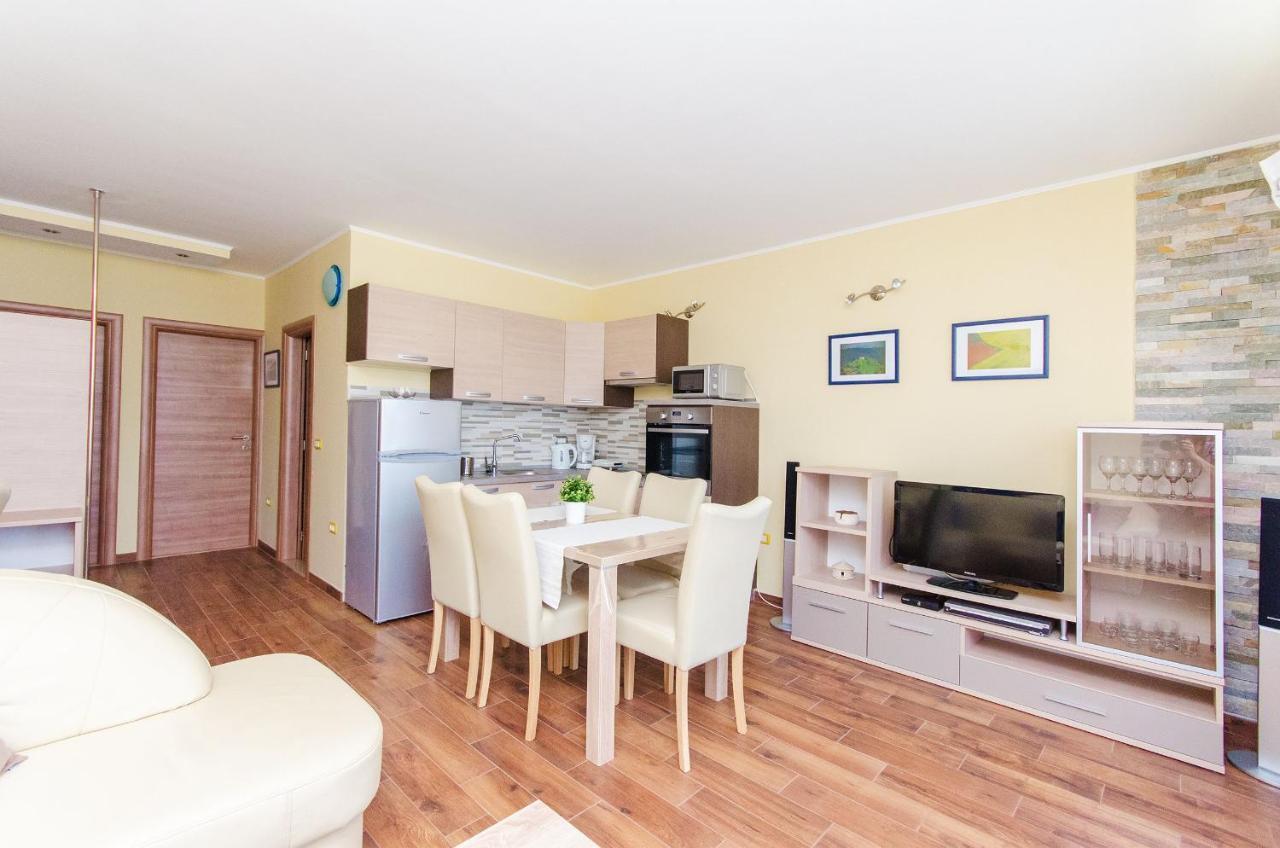 Apartment Ecio Vinkuran Luaran gambar